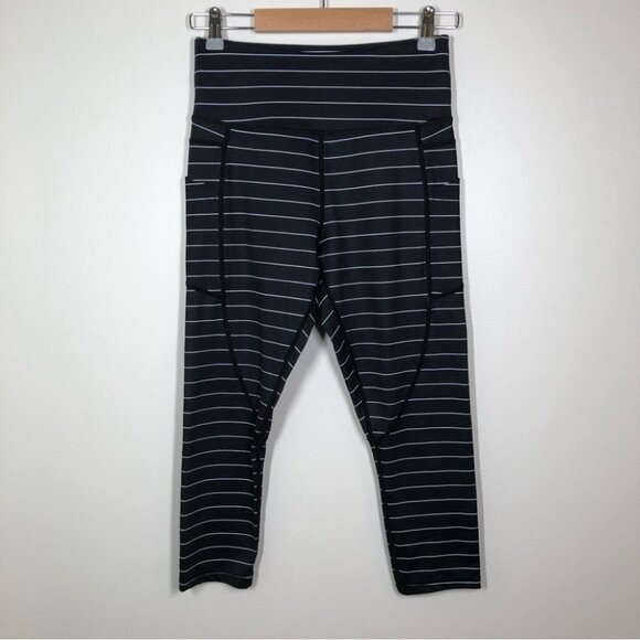 ZYIA Active Black and White Stripe Light n Tight Pocket Capri Size 6-8 - Picture 2 of 6